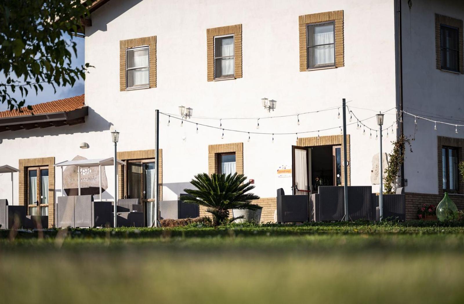 La Massaria Agriresort Orta Nova Exterior foto